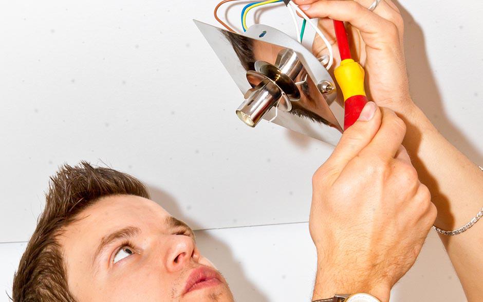 recherche électricien bâtiment Courbevoie